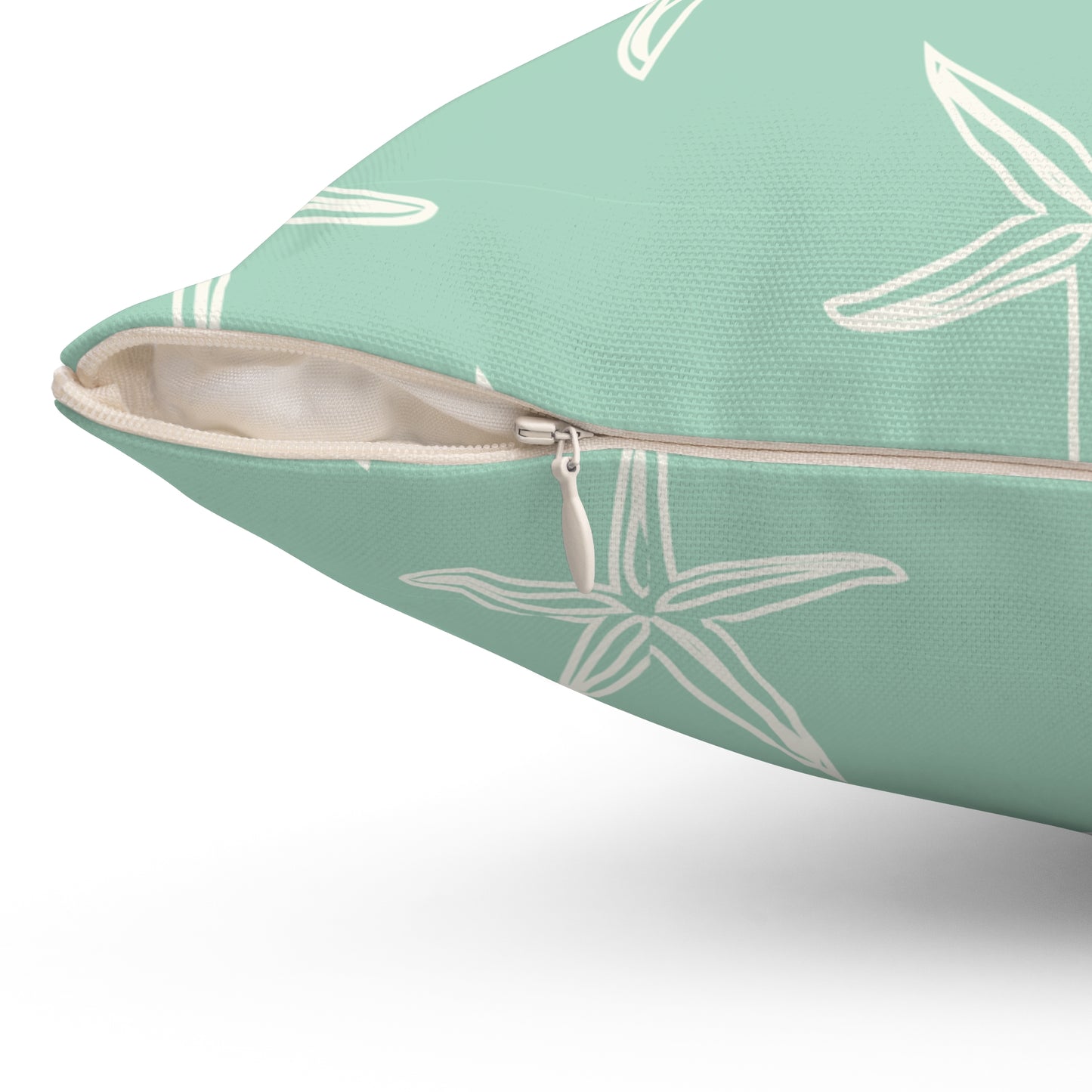 Coastal Starfish Throw Pillow – Beach-Inspired Home Decor
